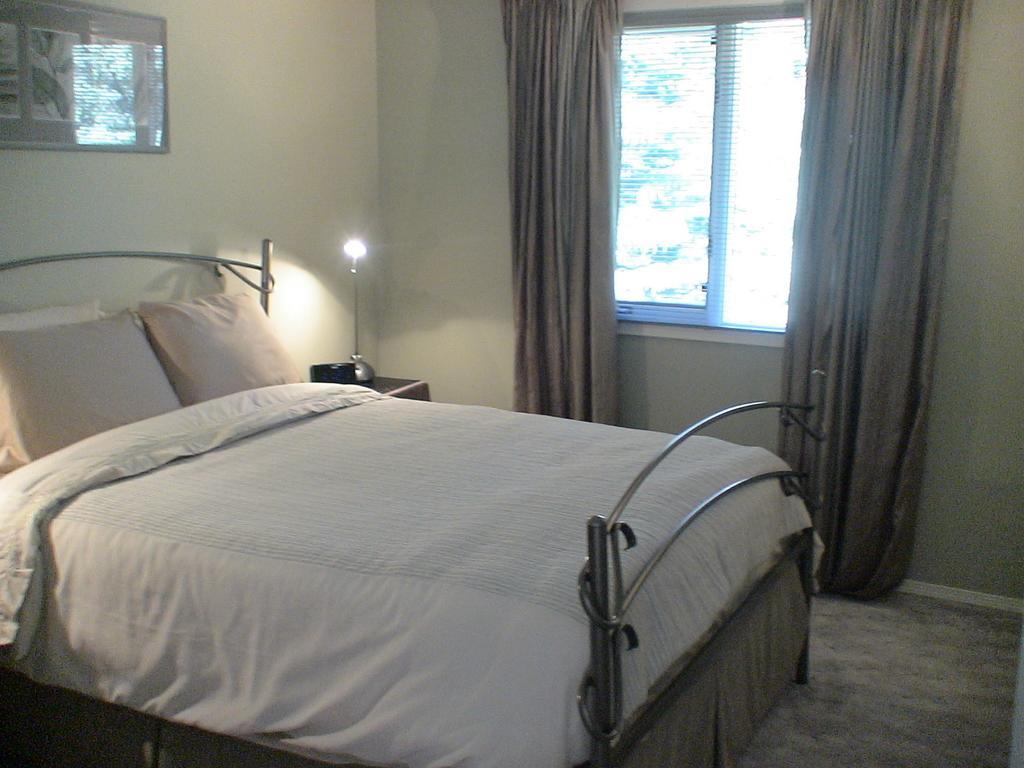 Redwood Meadows Bed And Breakfast Bragg Creek Szoba fotó